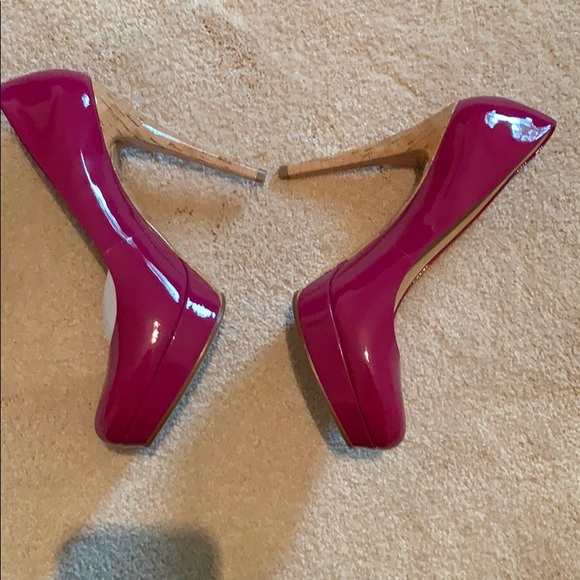 NEW Michael Kors Cyprien Patent Platform Pumps 10 - Picture 6 of 7
